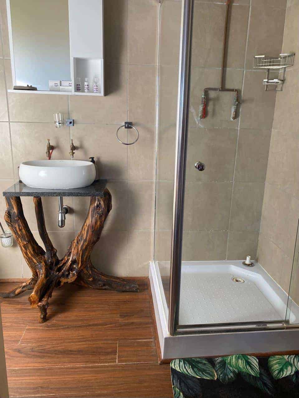 Room 2 bathroom